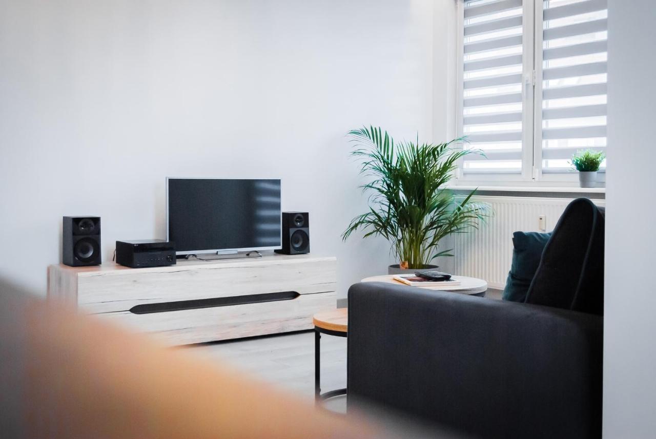 Apartament Z Widokiem, 10Min Od Morza กดัญสก์ ภายนอก รูปภาพ